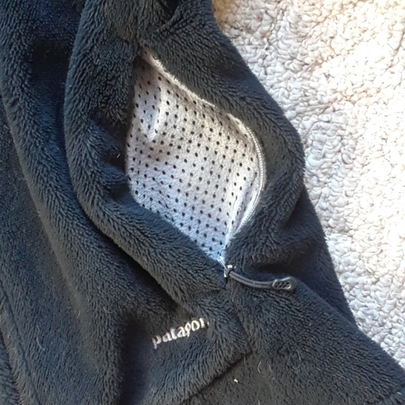 Patagonia polartec womens jacket, perfect for someone who’s always cold - Picture 4 of 7
